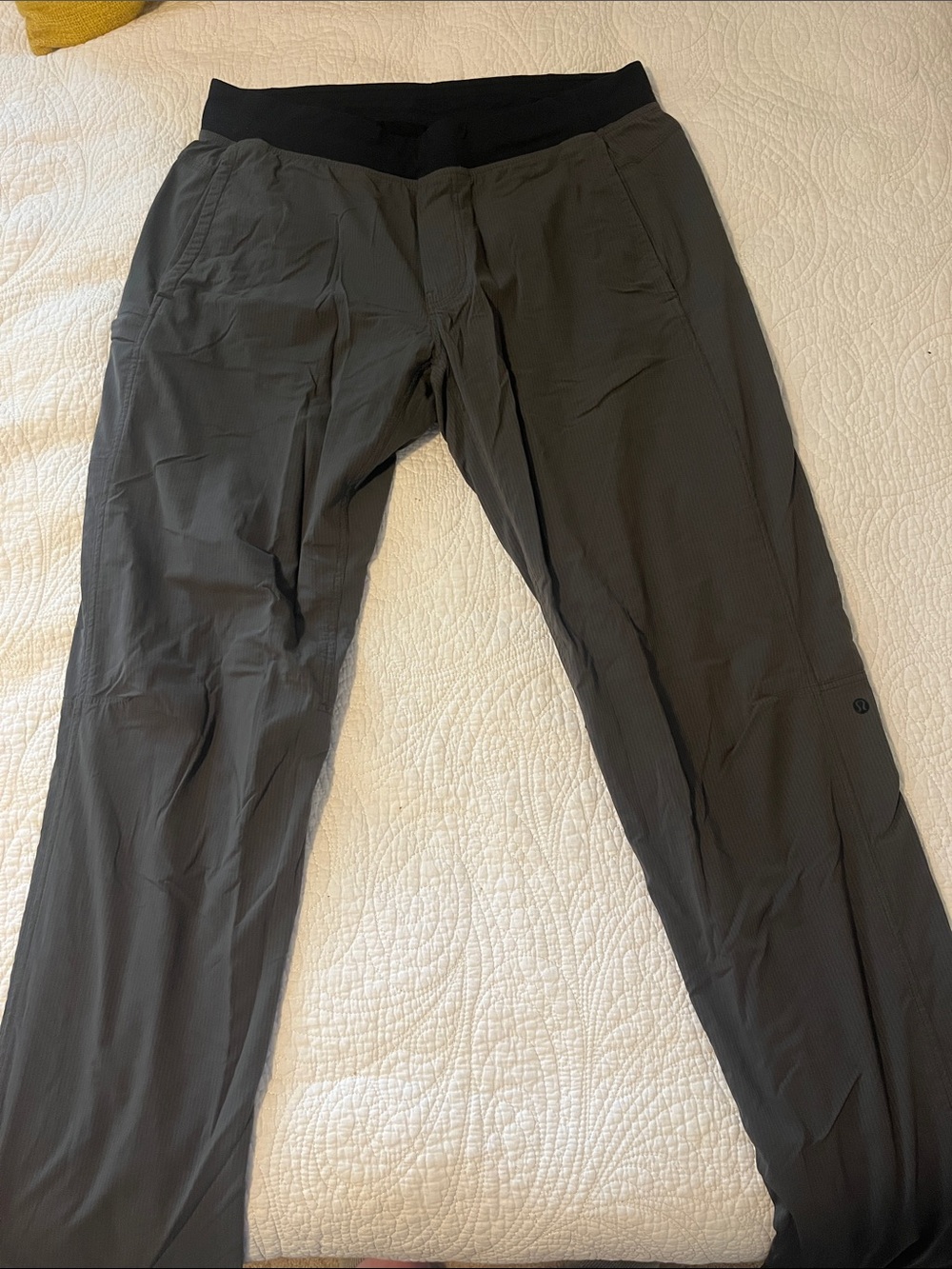 lululemon athletica Men's Dark Gray Jogger-Style Sweatpants